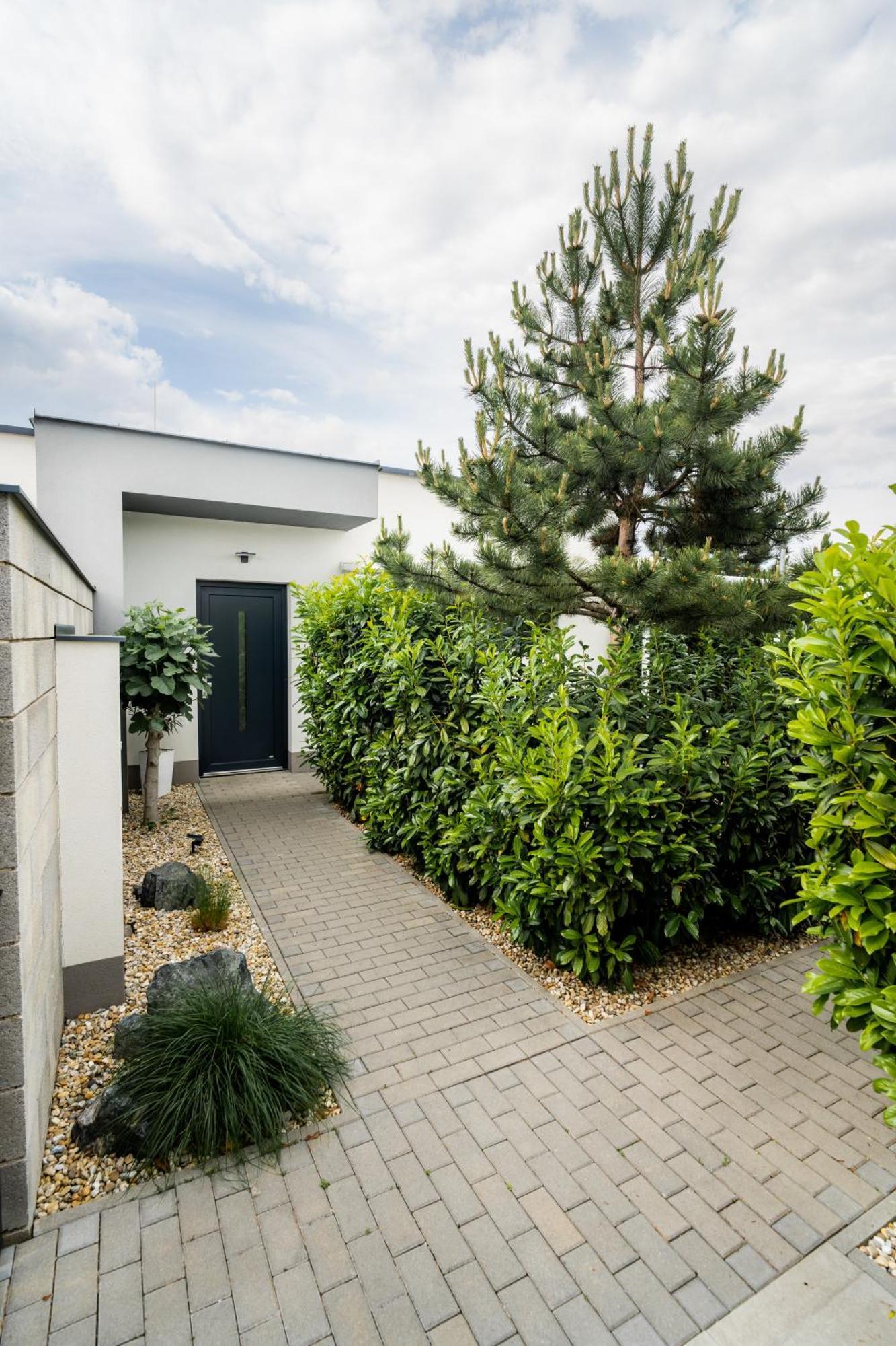 Apartmany Ladná Eksteriør billede
